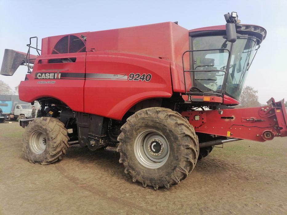 Комбайн Кейс 9240