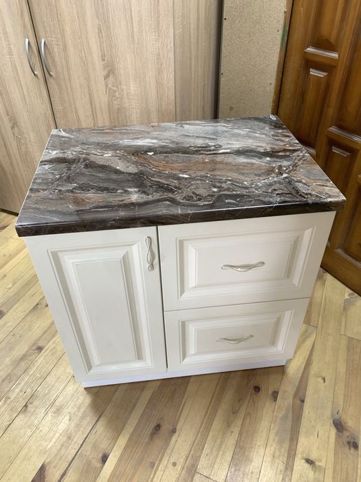 Тумба нова глянець.