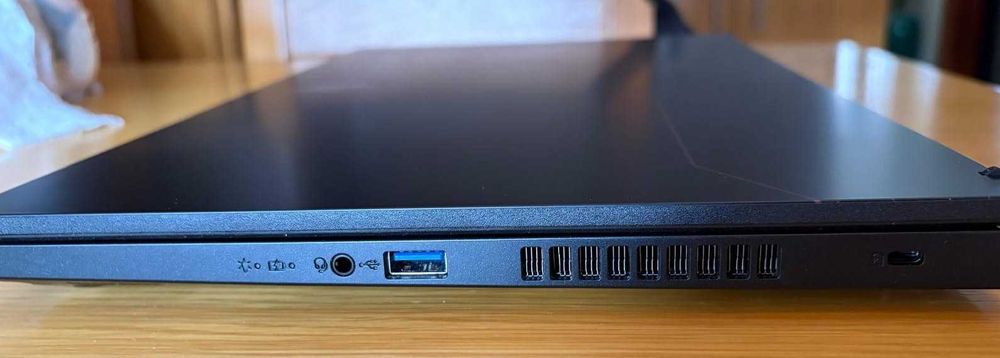 Portátil Gaming ACER Nitro V15- Intel Core i9- RAM: 32 GB - 1 TB SSD - NVIDIA GeForce RTX 5050