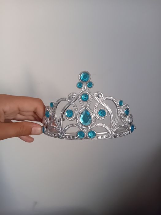 4 tiaras/coroas para crianças