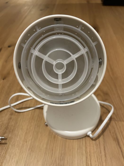 Lampka nocna na ścianę