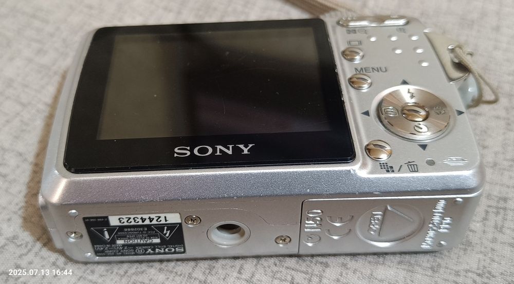 Фотоапарат SONY DSC-S500
