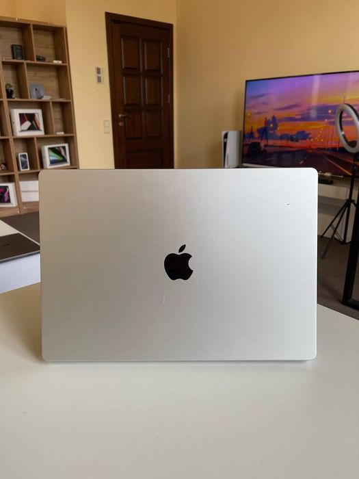 MacBook Pro 16" Silver 2021 M1pro/32Gb/512 SSD (Z14Y0016D)