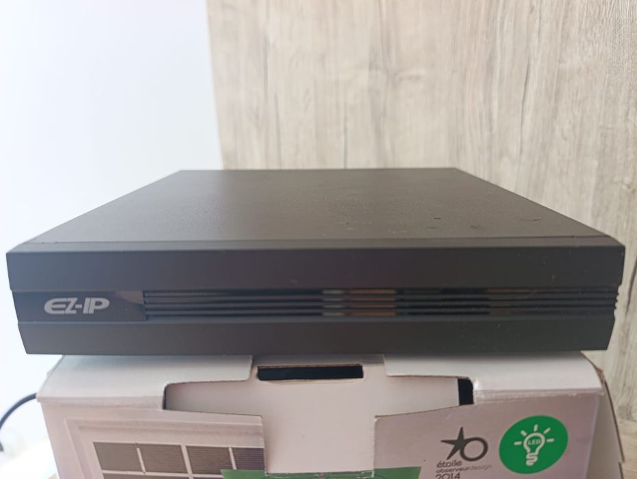 IP-відеореєстратор (NVR) EZ-IP NVR1B04HC-4P/E