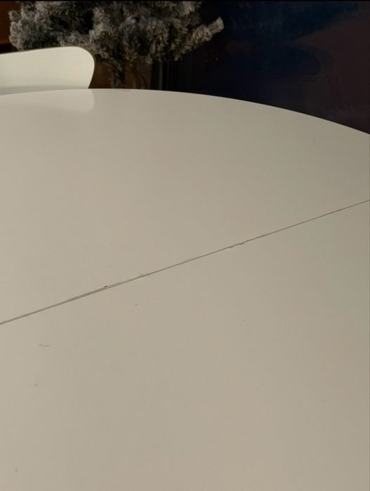 Mesa + 4 Cadeiras brancas