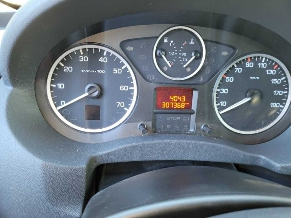 Peugeot Expert 2.0 HDi 163cv AUTOMÁTICA AISIN - 5 Lugares