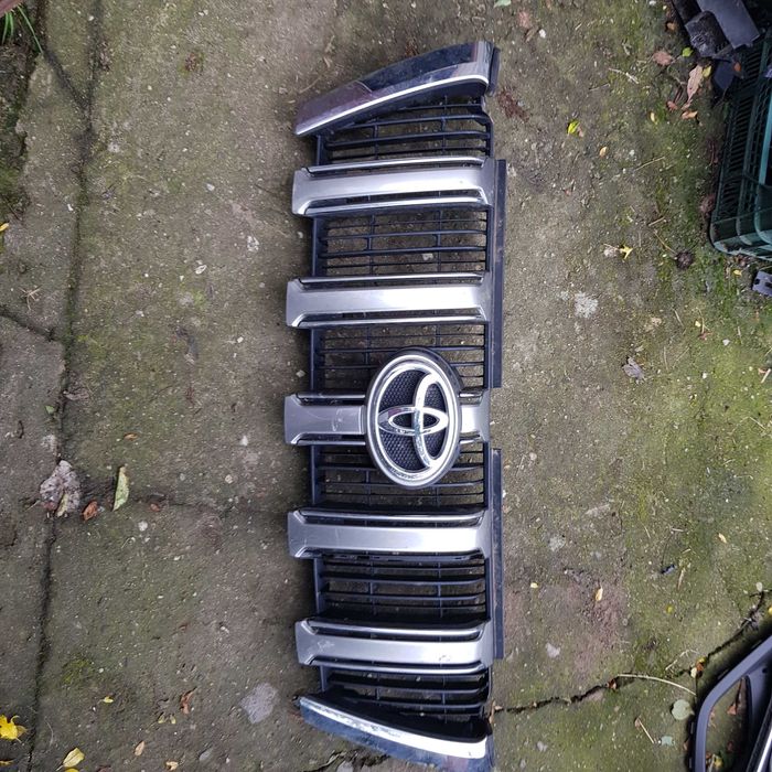 grill Toyota Land Cruiser 150 lift 2017-