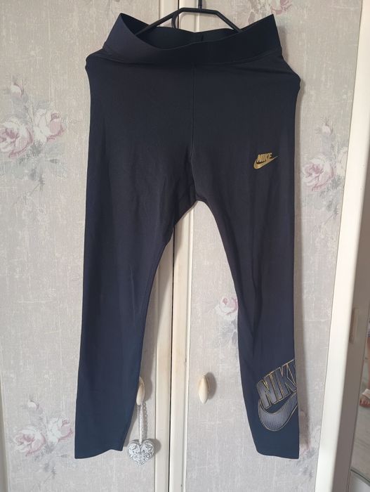 Leginsy Nike młodzieżowe