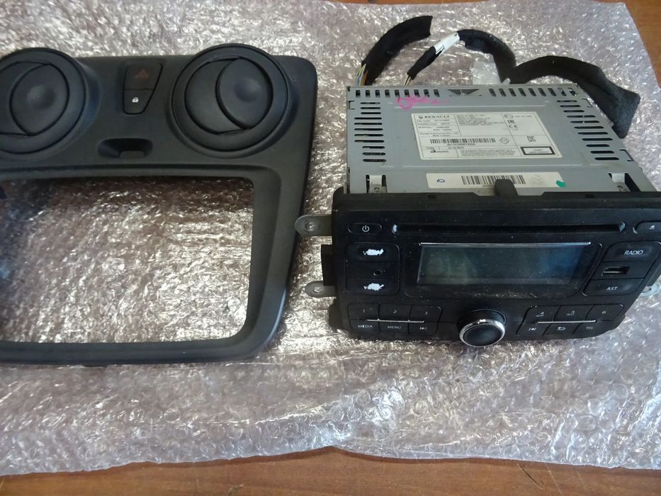 DACIA LODGY DOKKER CD RADIO + RAMKA ORYGINAL ROWNIEZ GLOSNIKI  CZESCI ROZNE