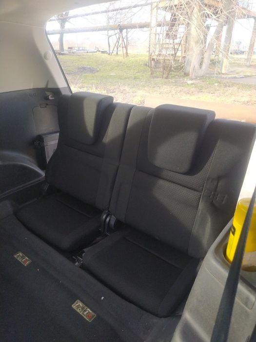 Продам машину Toyota Corolla verso 2.2 дизель
