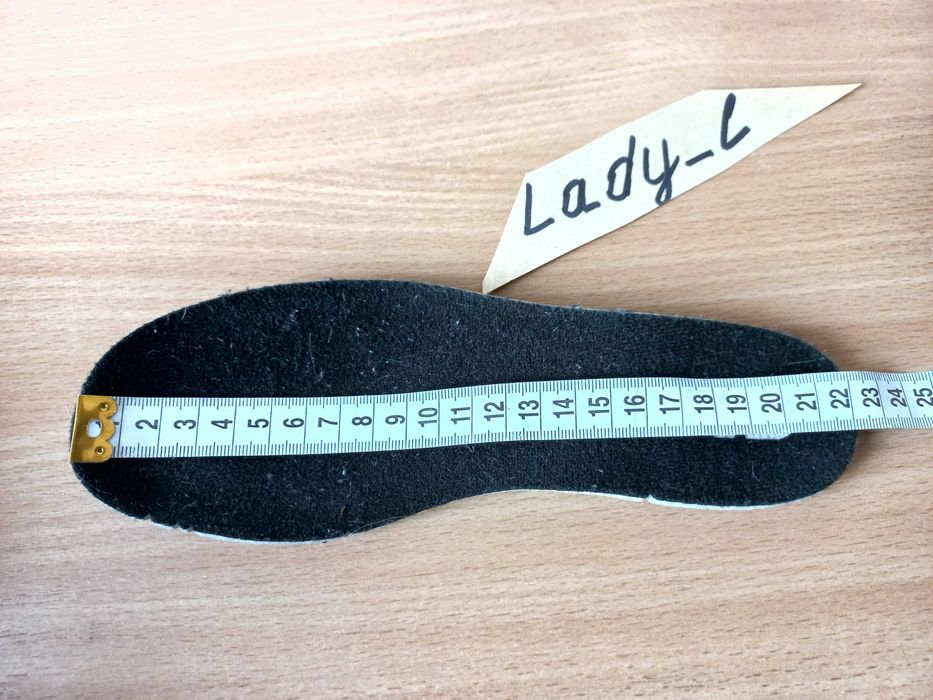 Суперові кросівки New Balance 34,5 р. устілка 22,2 см.