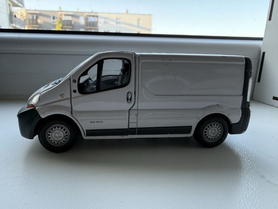 Renault trafic  II 1:43
