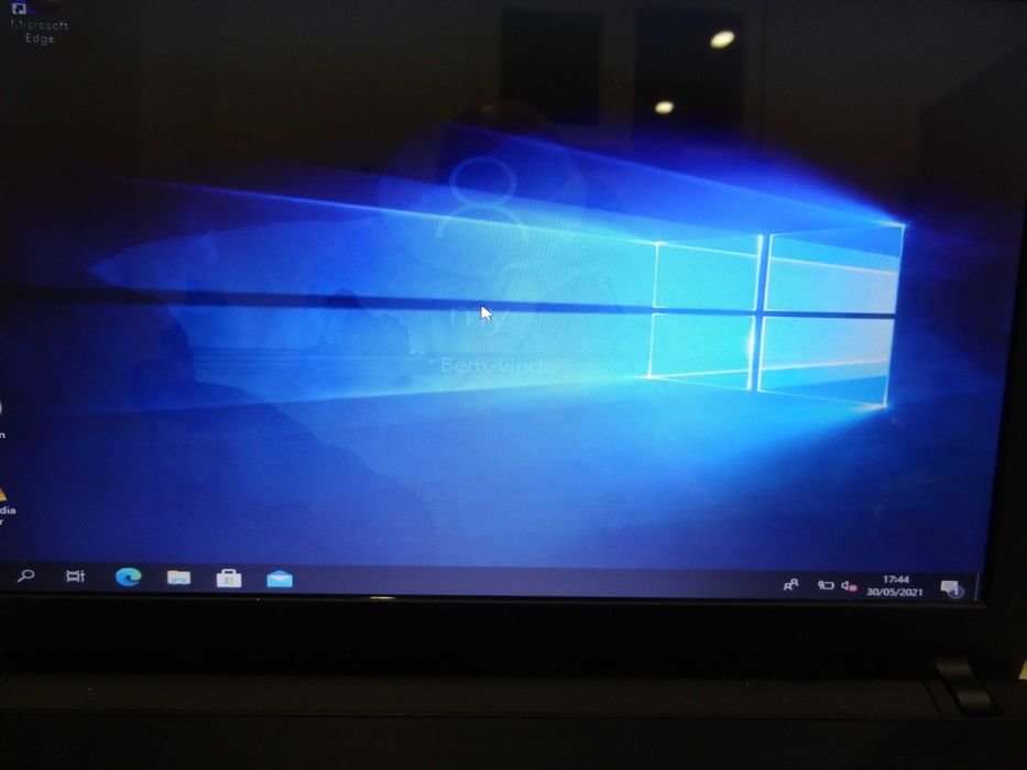 display slim de 14"  e 40 pinos, muito bom estado sem anomalia