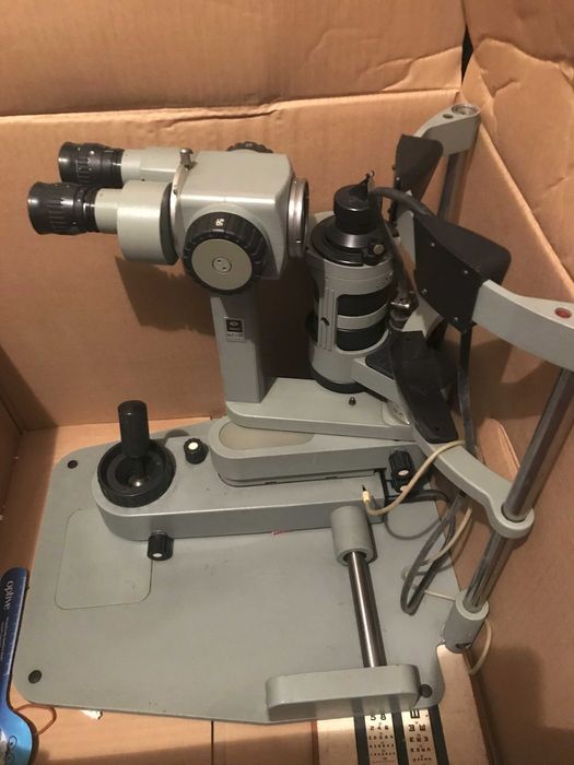 Kompletna kaseta do doboru okularów z soczewkami.