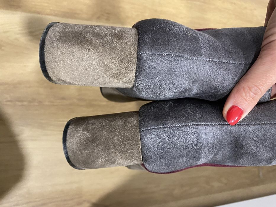 Botas novas cinzentas