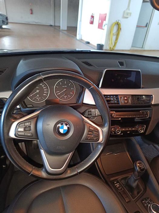 BMW X1 sDrive16d de 2018, com 178.000 km, com Jantes 19 Averbadas