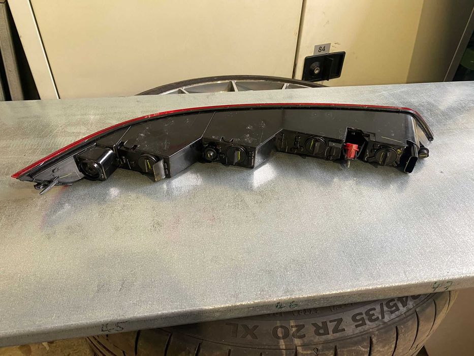 Lampa lewy tył w zderzak Audi Q5 LED