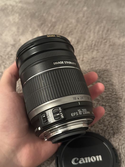 Sigma 18–200mm f/3.5–6.3 DC OS (для Canon EF-S)