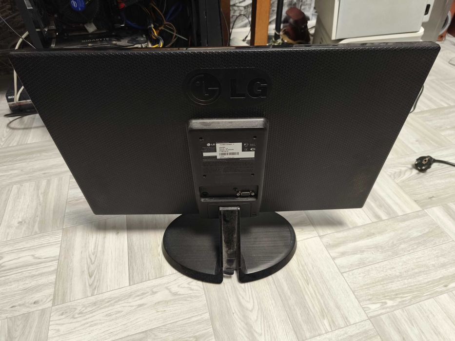 монитор LG 22ea53s