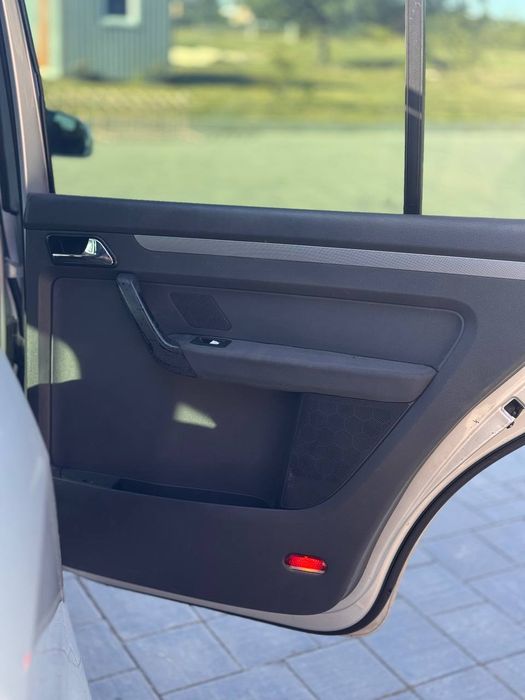 Продаю VW Touran 2003