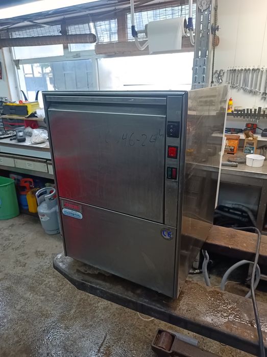 Máquina de lavar chávenas 37