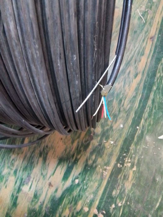 Kabel 2x2 x0,5 z wbudowaną  linką nośną /pastwiska,ogrodzenie/