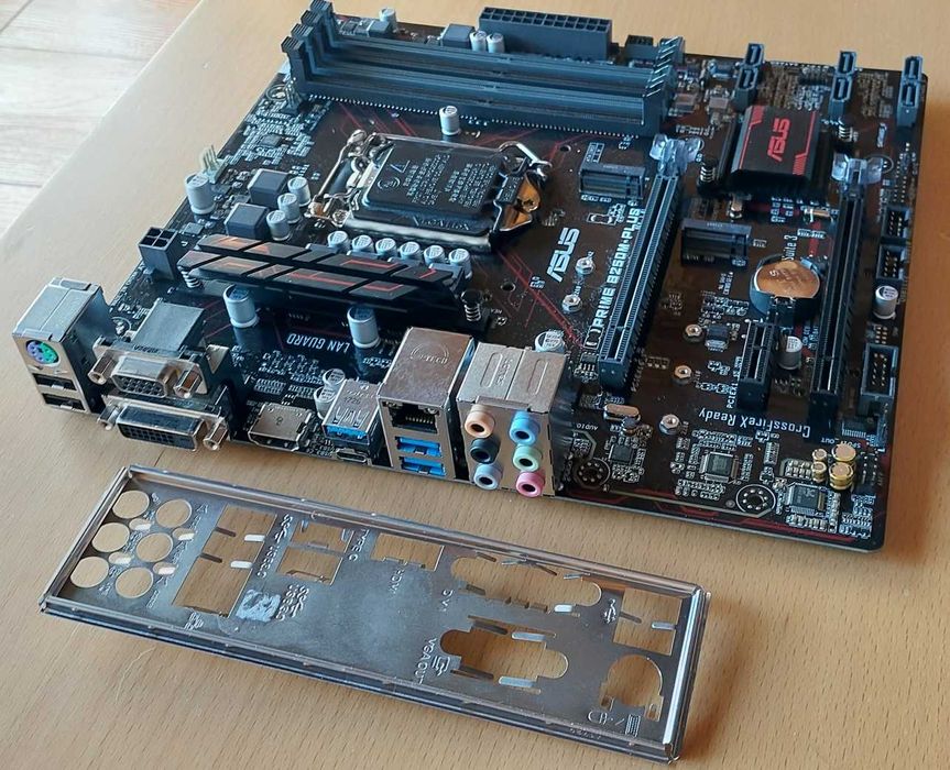 Motherboard ASUS PRIME B250M-PLUS para Intel 6/7 gen
