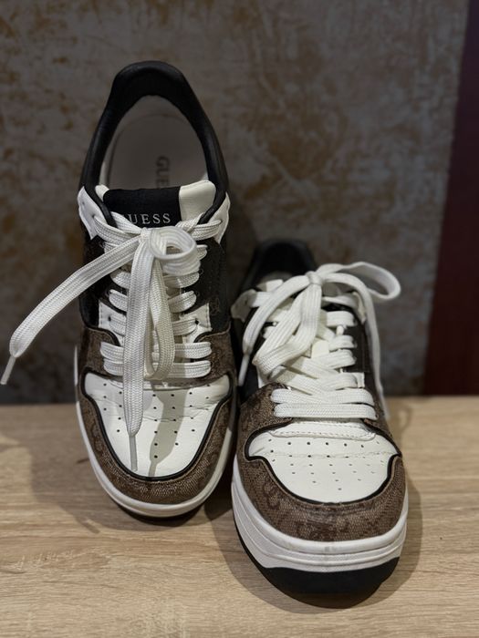 Кросівки Guess оригінал, стильні, коричнево-білі 36 розмір .