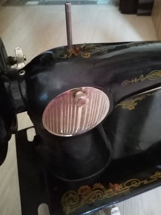 Швейна машинка, в гарному робочому стані.