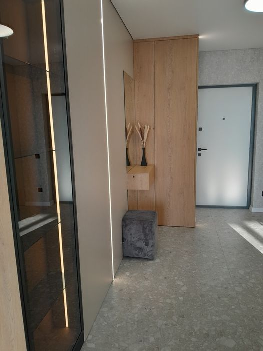 Центр! 2к.кв в Новобудові з новим ремонтом! Ліфт з резервним живленням