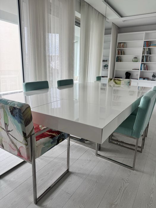 Interdesign, mesa de jantar extensível, Interem excelente estado.