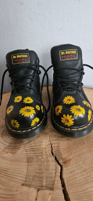 Glany Dr. Martens