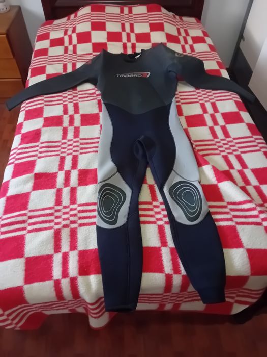 Fatos de surf usados