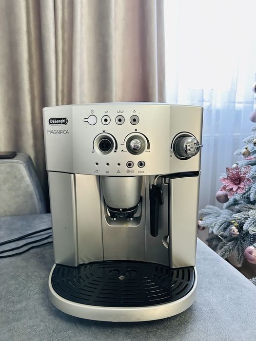 Кавомашина DeLonghi ESAM 4000 eko Magnifica