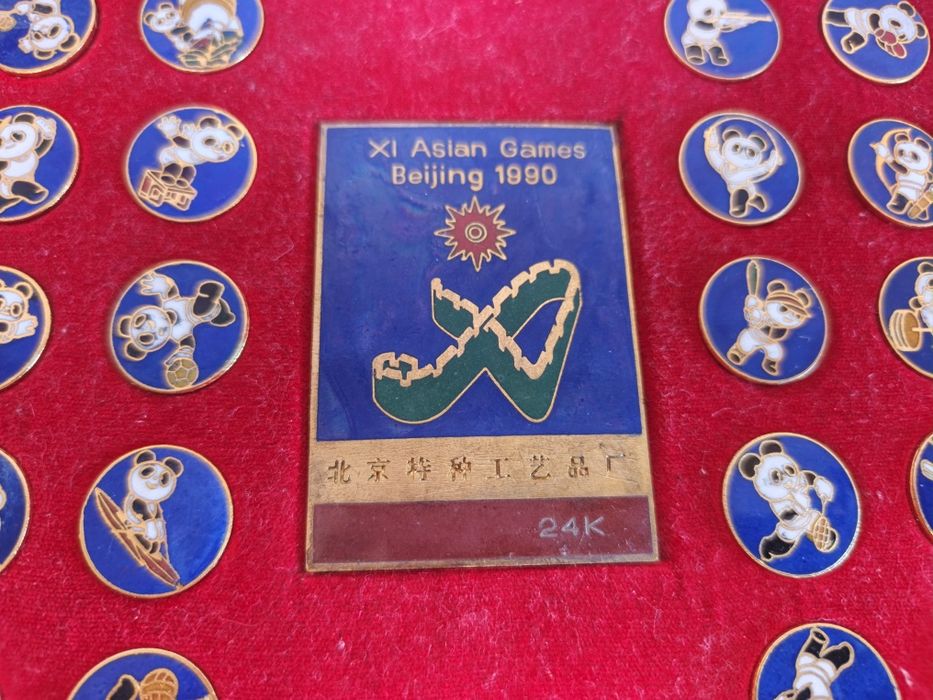 Китайські спортивні знаки  в футлярі