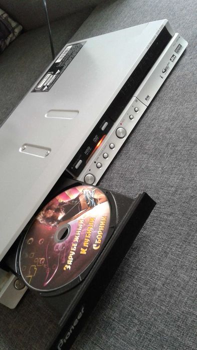 Pioneer DVD Recorder DVR-530H-AV с пультом