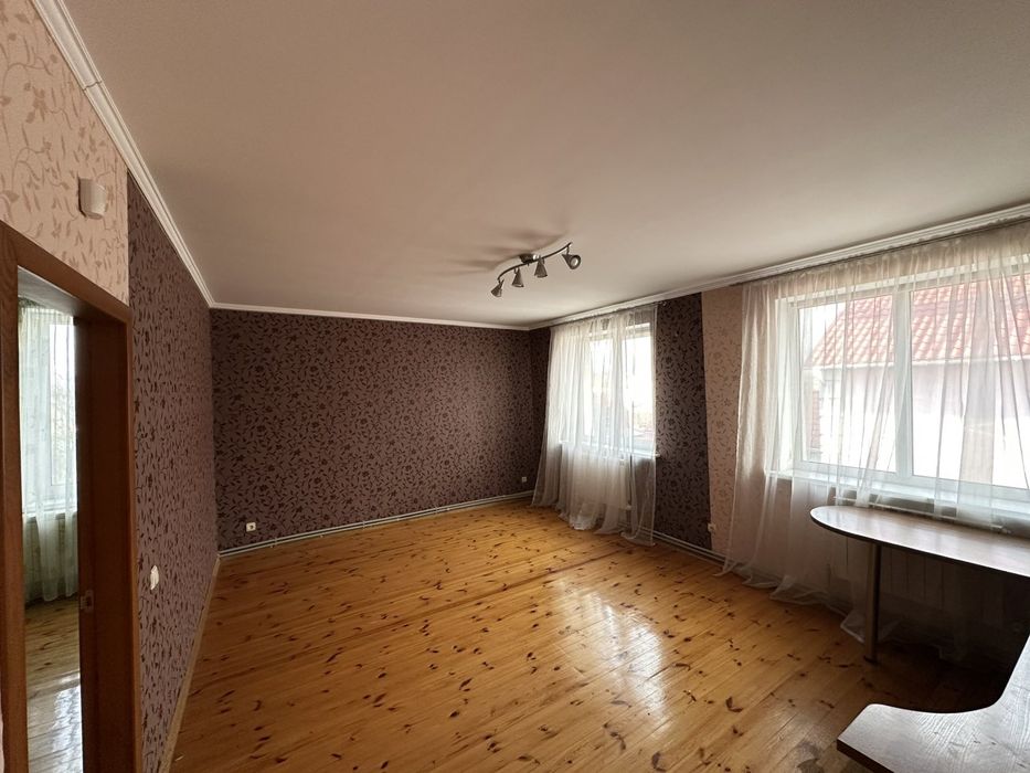 Продам будинок в Макарові.Срочно