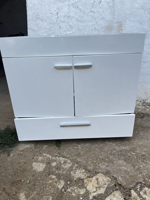 Móvel com lavatório com 80cm