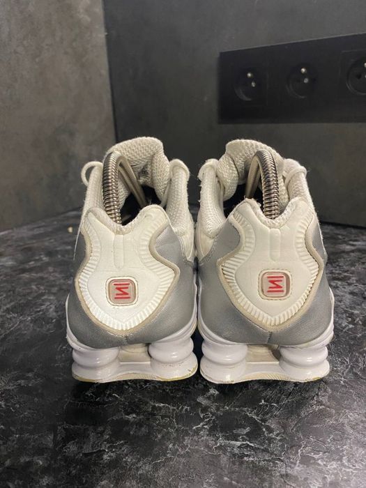 Bytu Nike Shox TL