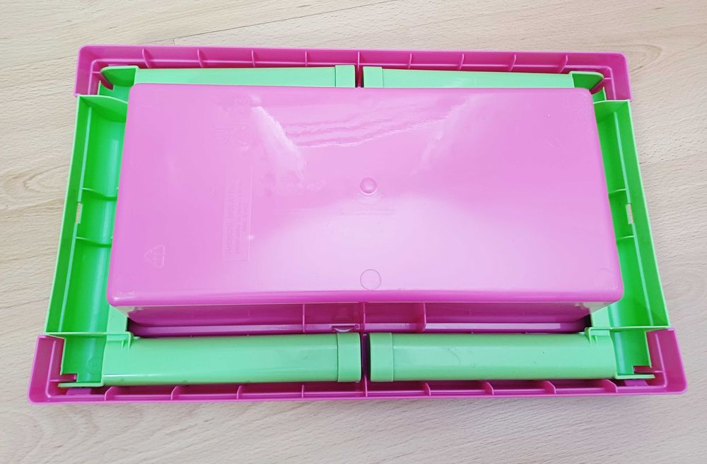 Conjunto de mesa e serviço de chá de brincar