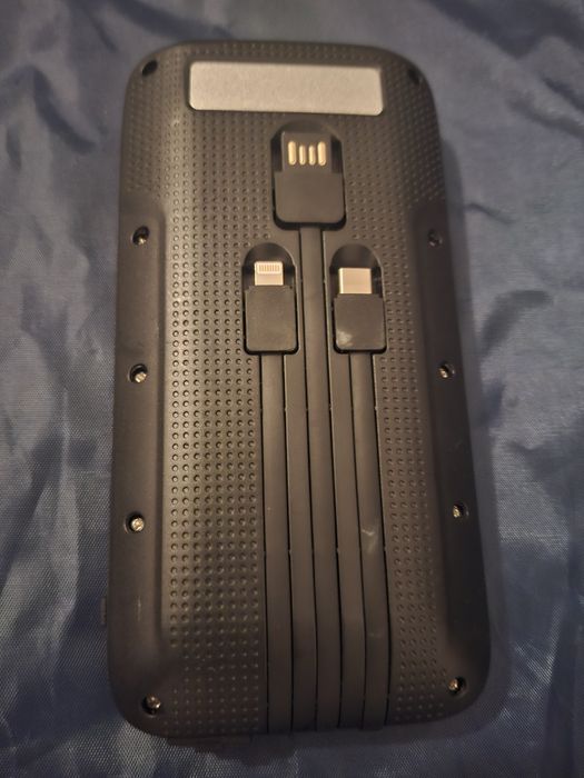 Powerbank solar portátil de alta capacidade (38.800 mAh / 3.7V)