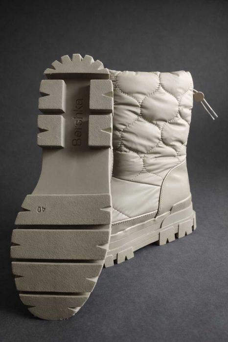 Жіночі зимові чоботи Bershka, 40 розмір, нові