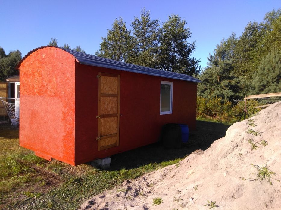 Barak na budowe odrestaurowany