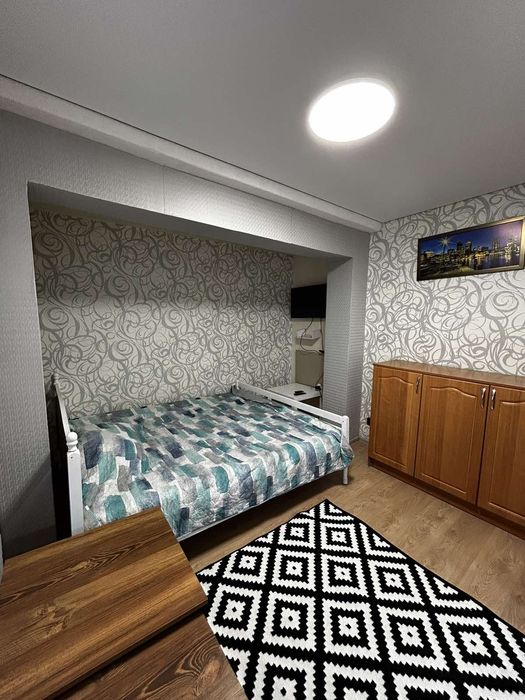 Сдам  1 к квартиру, р-н Площади.