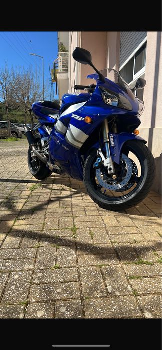 Vendo R1 Estado bom 2001