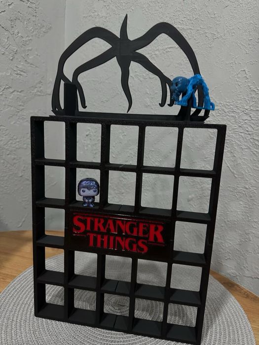 Поличка для фігурок з Stranger Things "Дивні Дива"