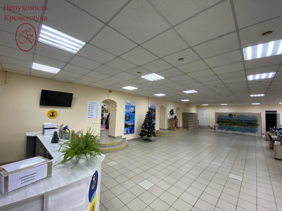 Продаж комерційного приміщення фасадна лінія центр