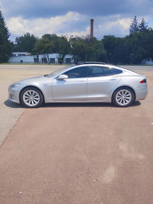 Tesla model S 90D Intel