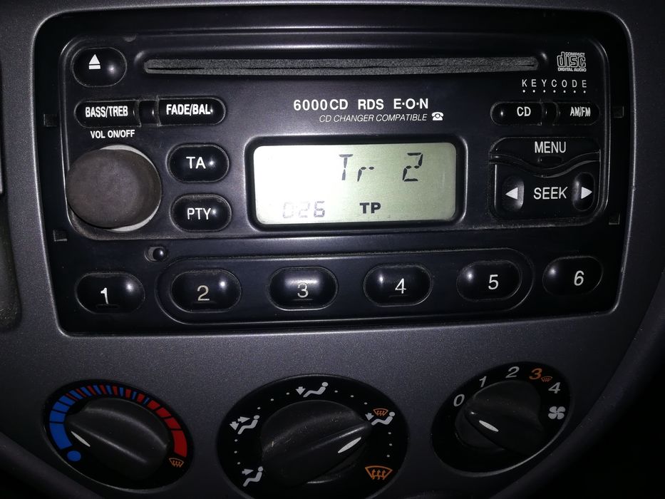 Desbloqueio código rádios séries V e M de Ford-Mondeo, Focus, Fiesta..