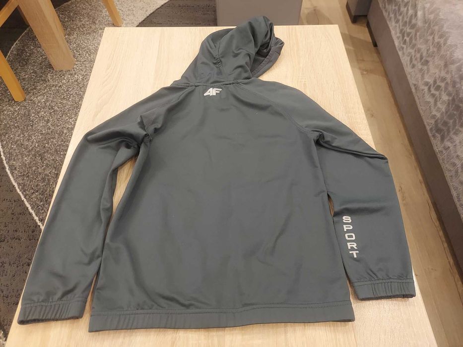 Dres 4f chłopięcy rozmiar 134cm - 140cm